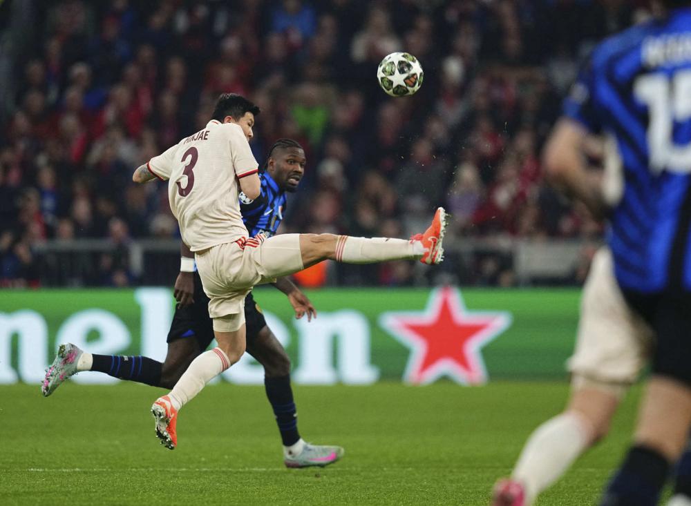 他试图打破 他试图打破